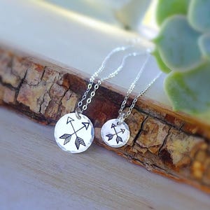 Mother daughter necklace set, matching necklaces, sister necklaces, big & little necklace set, arrow necklace, meaningful jewelry to share,