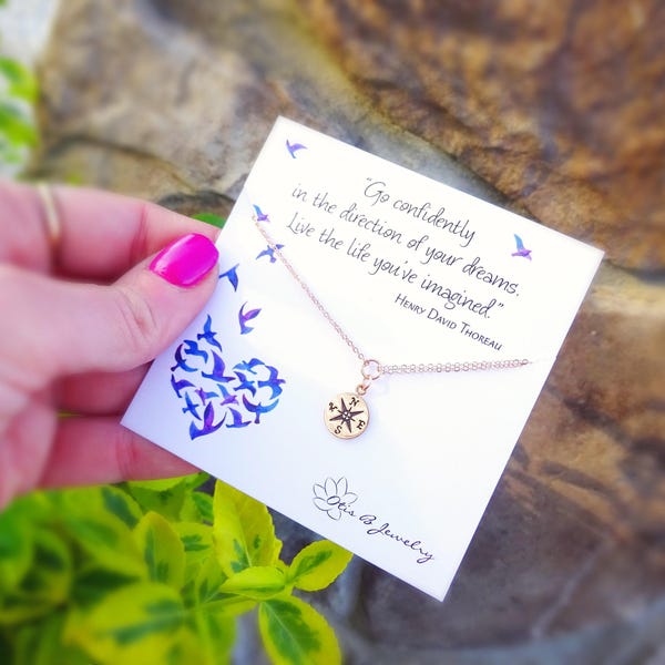 Pulsera con dije de brújula: un regalo inspirador en plata de ley