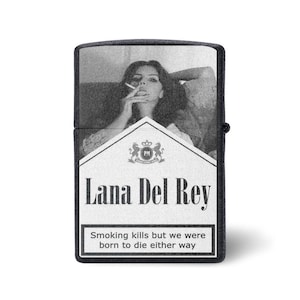 Aanstekerhoes – Lana Del Rey Gifts for Fans – Stijlvolle en duurzame aanstekerhoes met esthetisch ontwerp – Perfecte muziekliefhebber – Verzamelaarscadeau Matte Black