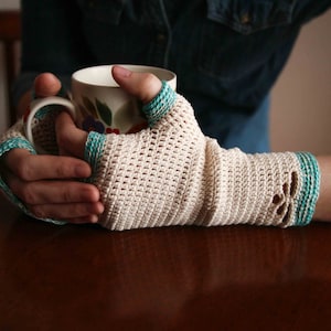 Crochet Pattern Summer Sprig Handwarmers image 1