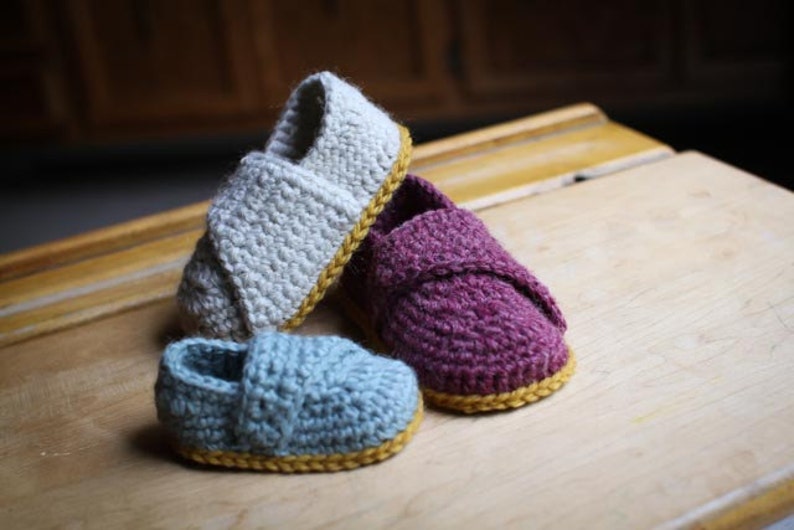 Crochet Pattern Little Wrap Slippers newborn to toddler image 1