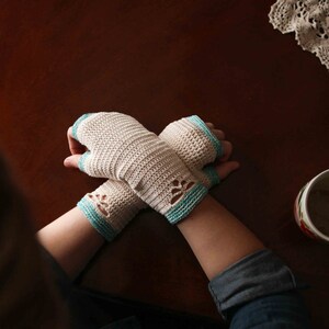 Crochet Pattern Summer Sprig Handwarmers image 2