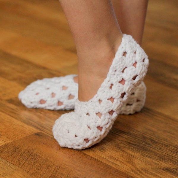 Instant Download - Crochet Pattern - My Pretty Slippers (Child size 1 to Woman size 12)