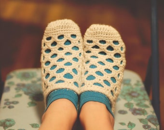 Instant Download - Crochet Pattern - Lola Slippers (Sizes Youth 11 - Woman 12)