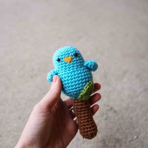 Wzór na szydełkową zabawkę - grzechotka Baby Birdy