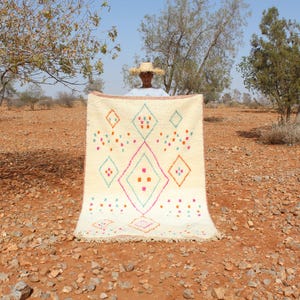 Vintage Berber Rug: Hand-Knotted Moroccan Wool Area Rug (8x5 ft)