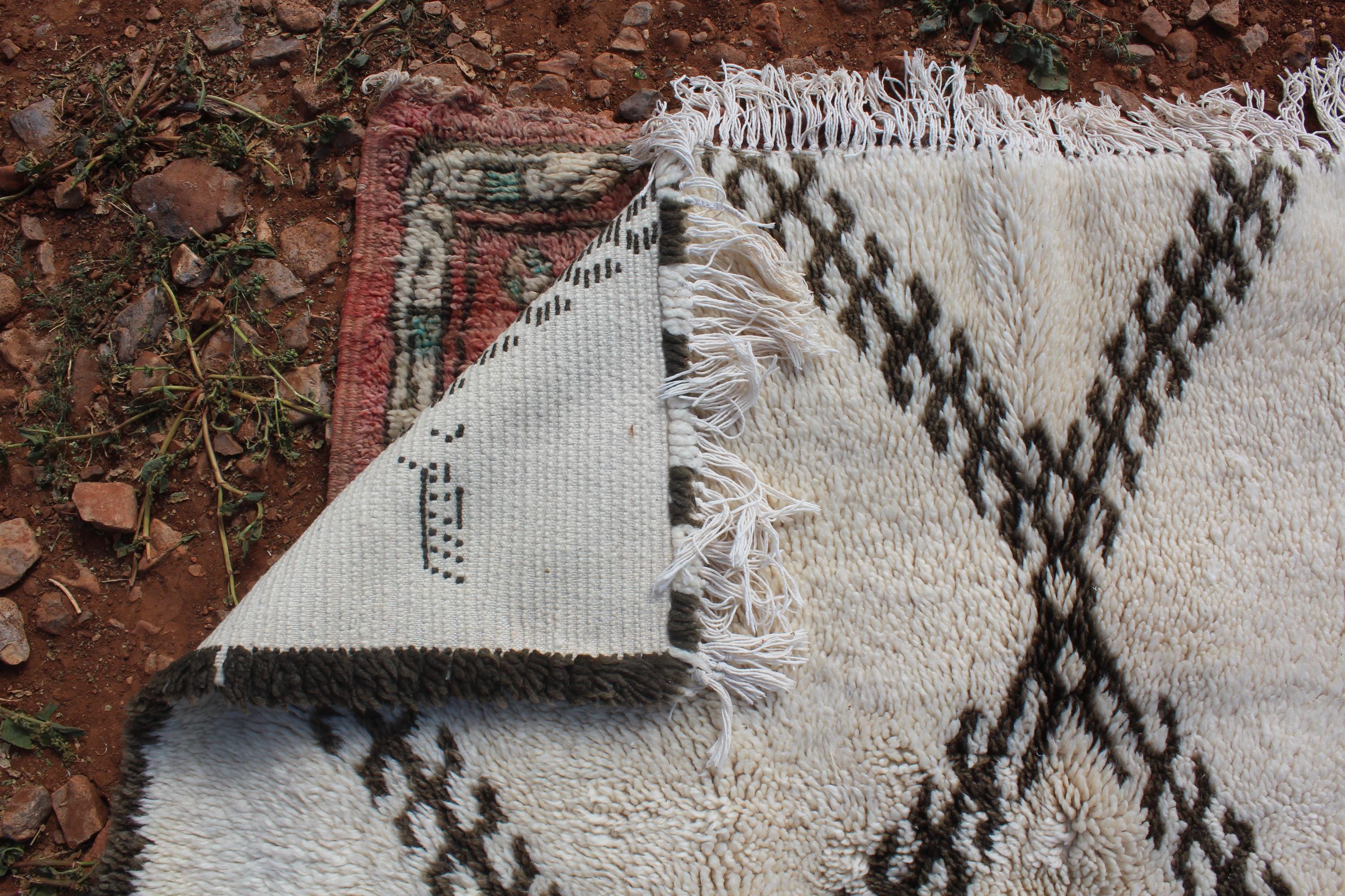 ベニ・ウランラグ、アクセントモロッコラグ、大判ウール、ホワイト