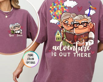 Camiseta personalizada Up Carl y Ellie de Comfort Colors®, La aventura de Disney está ahí fuera, Regalo de la película Up, Pareja de Carl y Ellie, Camiseta con casa de globos