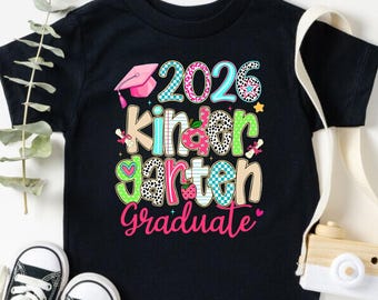 Camiseta para niños graduados de jardín de infantes, regalo de graduación 2026, camiseta de graduación para niños pequeños, regalo para niños, camiseta del último día de clases, camiseta escolar para niños