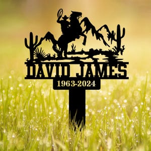Estaca de metal memorial de cowboy personalizada: uma lápide e decoração de jardim sincera. Presente de simpatia ideal para lembrar entes queridos.