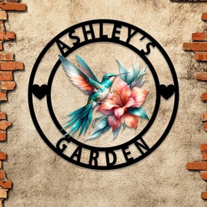 Personalized Hummingbird Metal Garden Decor: Custom Hummingbird Garden Sign, Personalized Hummingbird Wall Art, Unique Garden Decor.