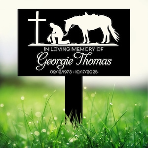 Placa Memorial Western Cowboy com Cavalo e Cruz: Lápide Personalizada. Memorial ideal para áreas externas, presente perfeito!