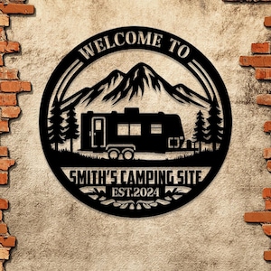 "Personalisiertes Willkommen auf unserem Campsite Metallschild, ""Custom Name Camper's"" Schild, Metall Outdoor Camping Schild, RV-Campingplatz Schild, Geschenke für Camper."