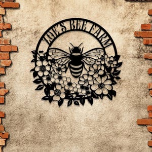 Personalized Bee Farm Garden Sign - Perfect for gardeners and beekeepers. Great for birthdays, housewarmings, or Mother’s Day.