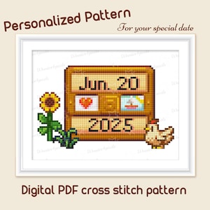 Könnte beinhalten: Ein digitales Kreuzstichmuster mit einem Holzklaender mit dem Datum 20. Juni 2025. Eine Sonnenblume, ein Herz, ein Segelboot und ein Huhn sind ebenfalls im Design enthalten.