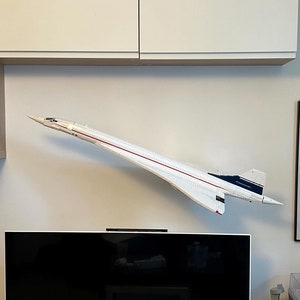 Wall support for Lego concorde 10318