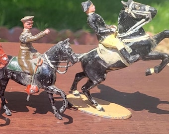 6 Vintage Britain's Toy Soldiers