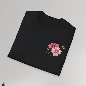 North Carolina State Flower the Flowering Dogwood T-Shirt - Nature Lover Shirt, Botanical Tee, Floral Gift, Plant Lover Top, Spring Blossom