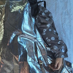 Manches bouffantes avec boutons de manchette de la RAF SIMONS en tissu Dries van Noten imprimé à losanges réglable avec longue ceinture