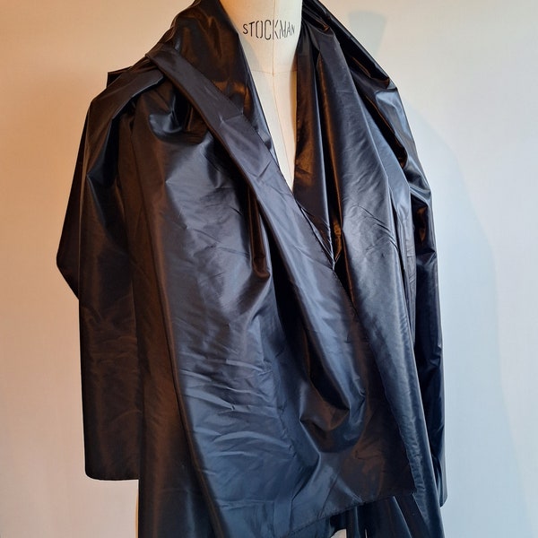 Nylon noir Haider Ackermann 153 x 144 cm d'épaisseur Achat tel quel ou imperméable sur mesure