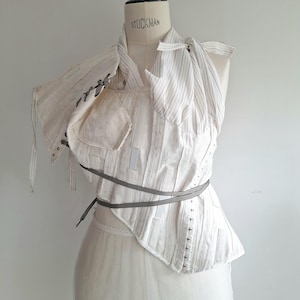 NotThatSexy korsetriem gedeconstrueerd handgemaakt vintage one size fits most Dutch designstof gebruikt door Dries van Noten