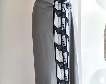 Falda de pasarela Ann Demeulemeester, talla mediana UE 38/40, larga, asimétrica, con paneles, NotThatSexy, de lino estampado para cubrir las marcas del usuario.