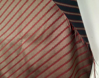 Tissu vintage A.F. Vandevorst pour le défilé, ancien stock d'un demi-mètre pour cravate en soie tissée en trompe-l'oeil, personnalisé par NotThatSexy