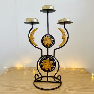 Portacandele vintage celeste con candele vintage, candelabro a forma di luna e sole, decorazioni stravaganti e stregonesche degli anni '90