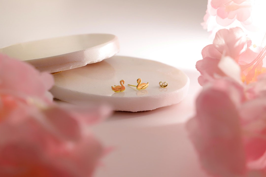 Single Willow Swan Stud Earring 14K main image 1
