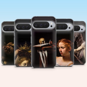 Puede incluir: Un conjunto de fundas para teléfonos con estampados de arte clásico. Las fundas muestran pinturas de estilo renacentista con fondos oscuros y figuras detalladas. Cada funda muestra una obra de arte diferente, ofreciendo una variedad de expresiones artísticas.