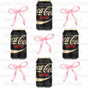 Könnte beinhalten: Ein nahtloses Muster mit schwarzen und goldenen Coca-Cola Zero-Dosen mit rosa Schleifen auf weißem Hintergrund.
