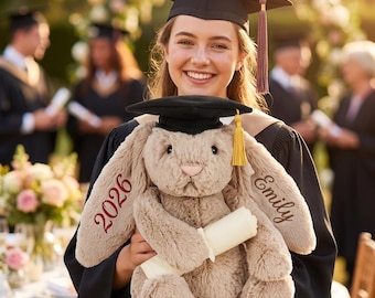Benutzerdefinierte Abschluss Häschen Geschenk, personalisierte Kaninchen Plüsch Andenken, niedliches College-Grad Geschenk, Klasse von 2026 Stofftier