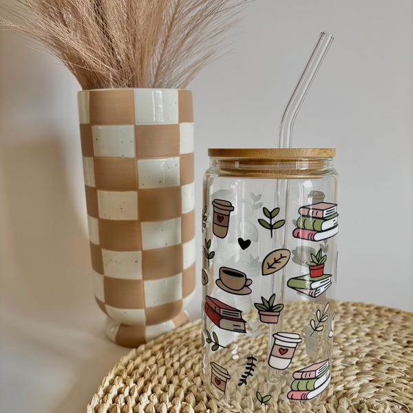 Vaso de vidrio con tapa y pajita para amantes de los libros: taza de café helado