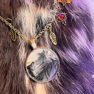The Cruel Prince themed jewelry set - necklace and earrings - cardan greenbrier - Jude Duarte - The Folk of The Air - The wicked king