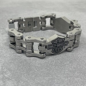 Stoere Harley Davidson-hardstalen herenarmband: 21 cm in zilver- en goudvoering, perfect voor motorrijders en trendsetters...