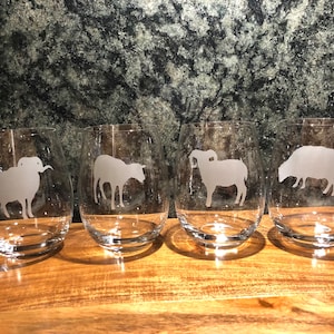 Free Shipping! Set of 2 or 4 Sheep Wine Glasses,Etched Sheep Wine Glasses,Custom Etched Sheep Barware,Farm Animal Wine Glasses,Sheep Lovers