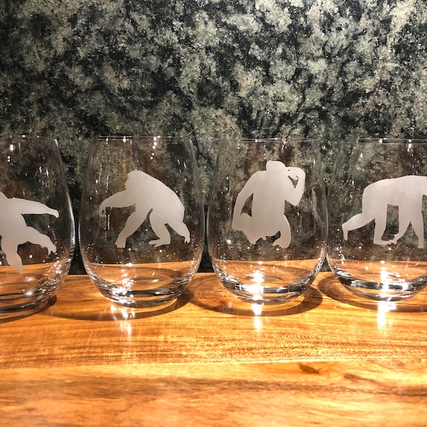 Free Shipping! Set of 2 or 4 Chimpanzee Etched Wine Glasses,Chimp Wine Glasses,Primate Lover Gift,Monkey Barware,Chimpanzee Glassware,Chimps