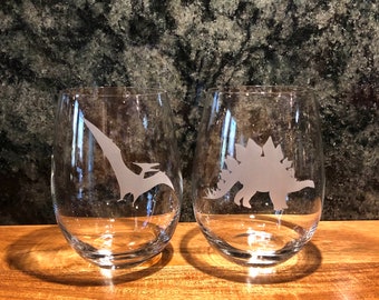 Free Shipping! Set of 2 or 4 Dinosaur Etched Wine Glasses,Custom Etched Dinosaur Glasses,Dino Glasses, Dinosaur Wine Glass,Stemless Dinosaur