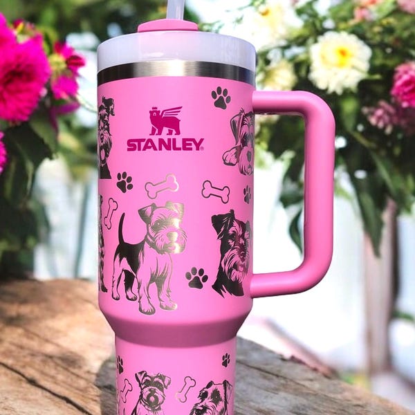 Gobelet 40 oz gravé schnauzer, schnauzer nain gravé Stanley, schnauzers, gobelet schnauzer, cadeau pour amoureux des chiens, cadeau gravé schnauzer