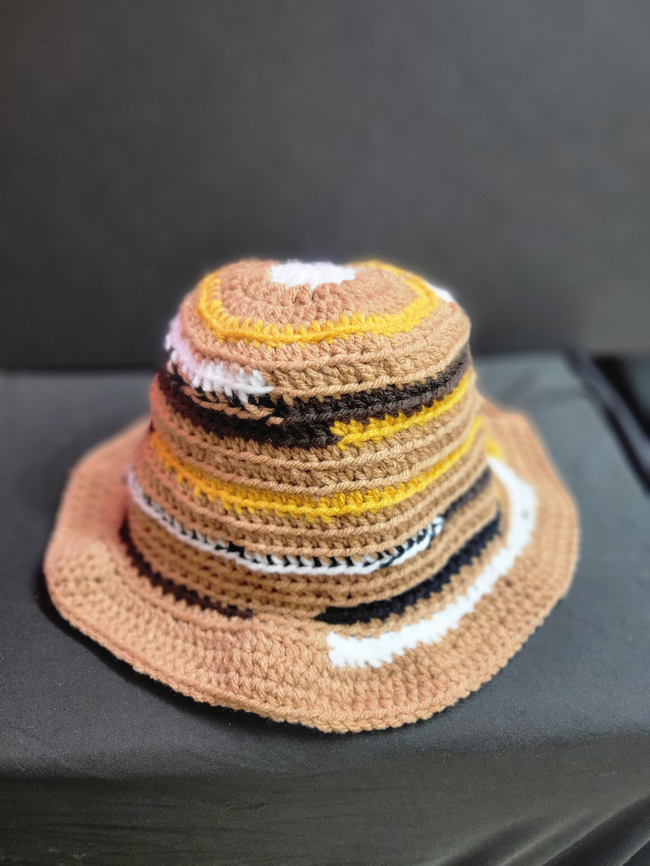 【MIUMIU】Crochet Raffia Bucket Hat (Natural:Cognac) Miu Miu Crochet Sun Hat in Naturale & Cognac | FWRD