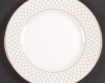 Crosshaven Fine China Dinner Plate made by Waterford England Gold White