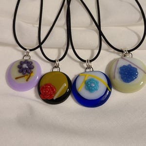 Round Pendant | Fused Glass | Spring Flowers | Round Glass Ornament | Round Glass Suncatcher | Gift for Mom | Gift for Daughter