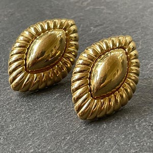 Yves Saint Laurent YSL signiert Gelbgold Ton Ohrclips Frauen Qualität Statement
