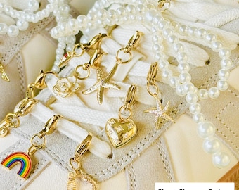 Charms de zapatos dorados personalizados con lazo de encaje y perla para San Valentín para mujer, Charms de cordones, Crea tu propia zapatilla, Joyas con charms para zapatos, Regalo para ella