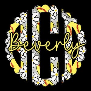 Op de afbeelding: Zwart achtergrond met een bloemenontwerp. Het ontwerp bevat gele softballs, witte madeliefjes en de naam "Beverly" in gele letters. Het ontwerp is cirkelvormig.