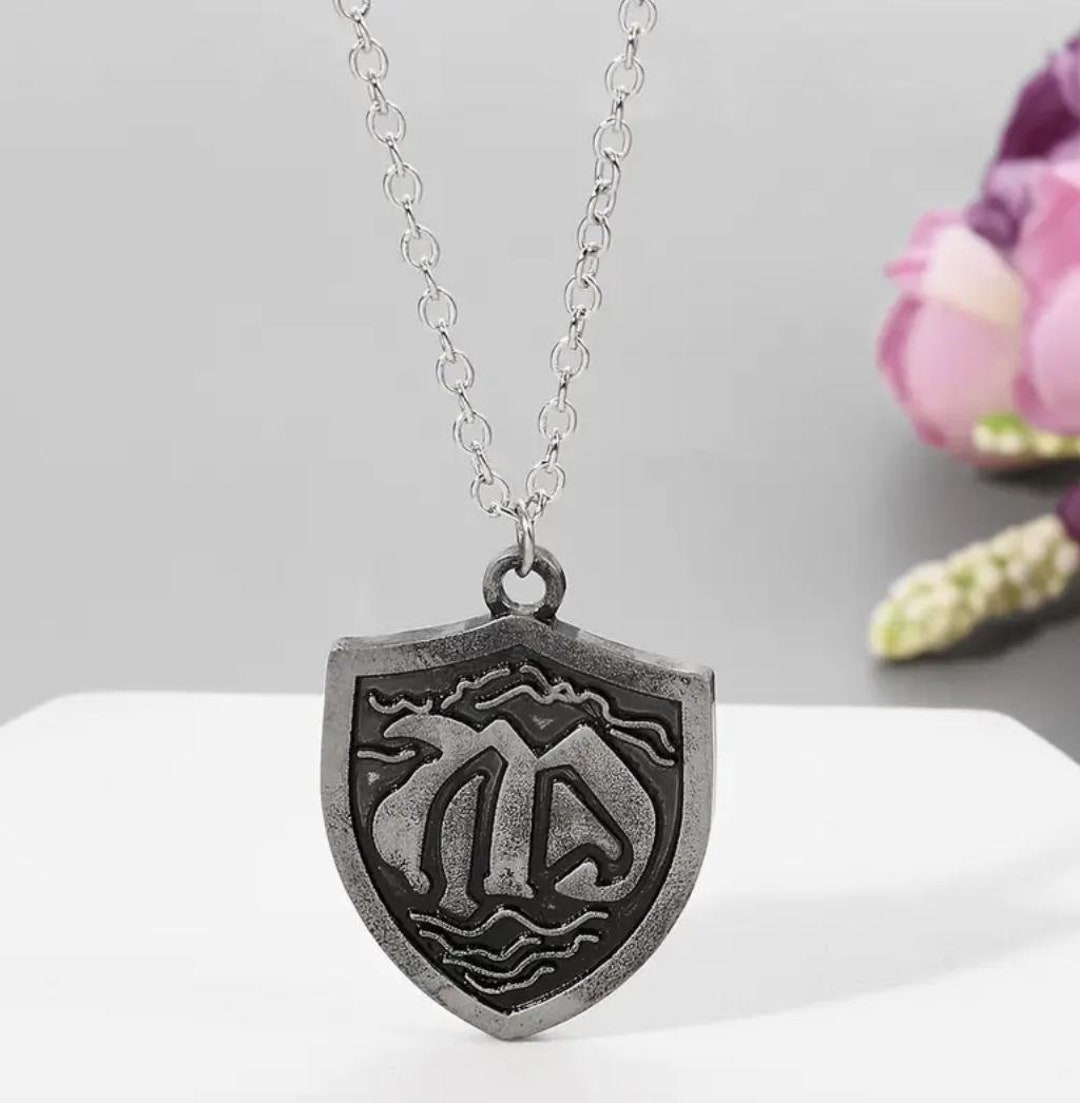 Legacies HOPE MIKAELSON Family Crest Necklace the Originals, Vampire