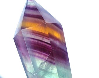 Turm aus Regenbogenfluoritkristall, polierter Obelisk, Chakra-Stein für Fokus und Klarheit