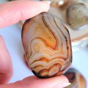 Tumbled Sardonyx Palm Stone: Connection & Relationship Crystal