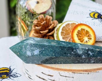 Moss Agate Crystal Wand – Energy Healing Tool for Heart Chakra & Abundance