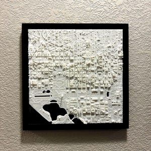 Carte de Washington DC imprimée en 3D dans un cadre en bois de 33 x 33 cm - Art mural unique, plan de la ville personnalisé, décoration d'intérieur moderne